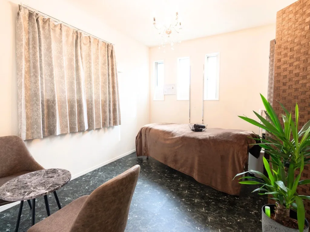 Beauty Salon Revel